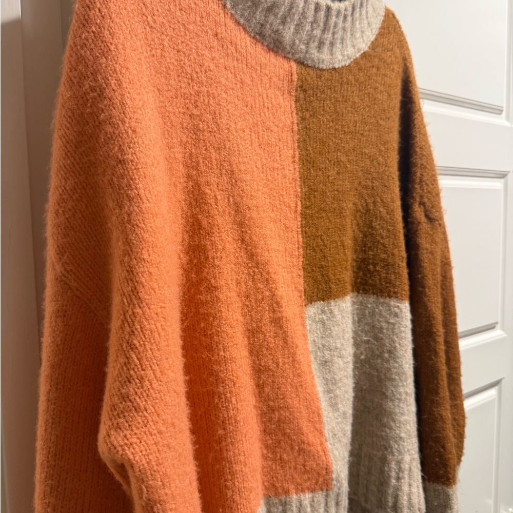 Color Block Sweater - Picture 3 of 3